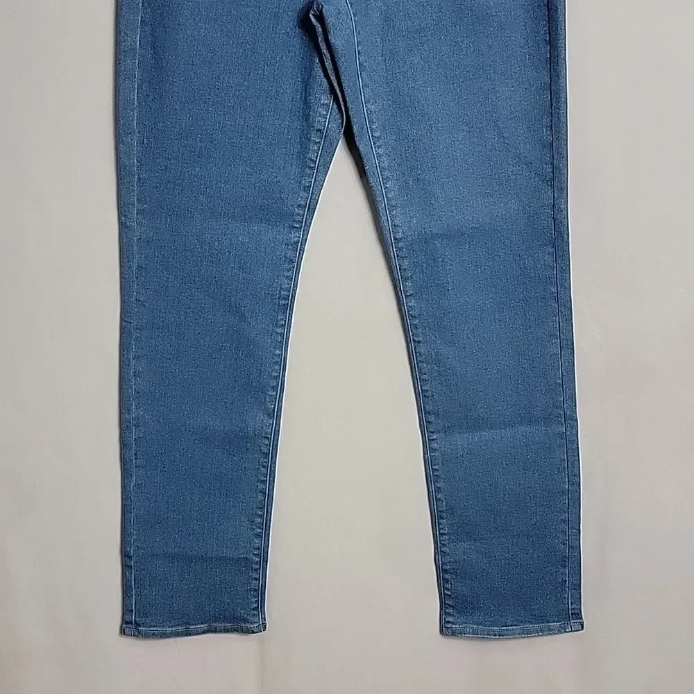 NEW.. LEVI'S.. CLASSIC STRAIGHT.. - Picture 2 of 16